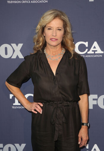 Nancy Travis