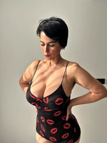 Nanda Reyes