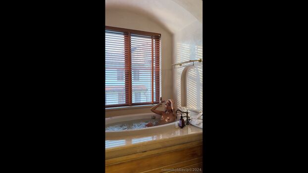 Full leaked Naomibobba private onlyfans photo