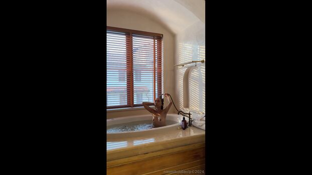 Full leaked Naomibobba private onlyfans photo