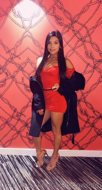 Full leaked Naomiflowerlove private onlyfans photo