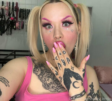 Nasty_bimbo