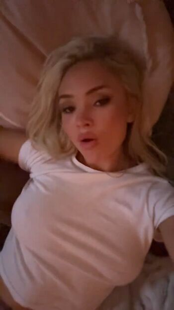 Natalie Alyn Lind