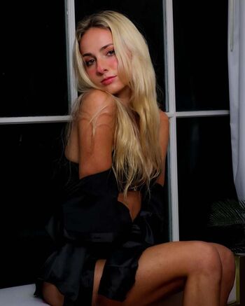 Natalie Reynolds → Natalie Reynolds
