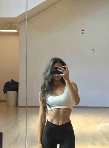 Full leaked Nathalie lok page private onlyfans photo
