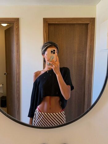 Full leaked Nathalie lok page private onlyfans photo