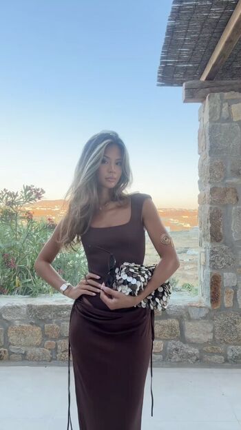 Full leaked Nathalie lok page private onlyfans photo