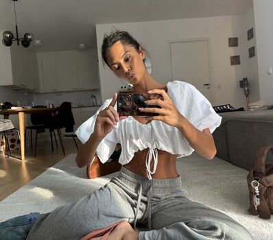 Nathalie Lok