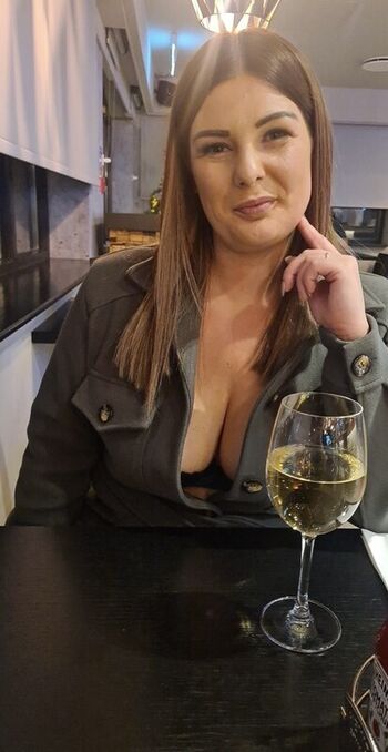 Full leaked Naughty hotwife private onlyfans photo