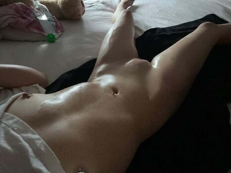 Full leaked Naughtypixie private onlyfans photo