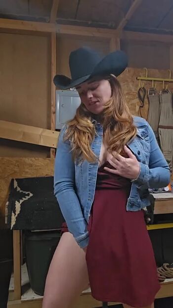 Full leaked Naughtyredfarmgirl private onlyfans photo