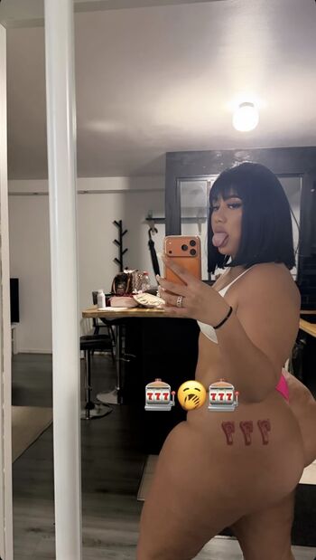Full leaked Nawelii private onlyfans photo