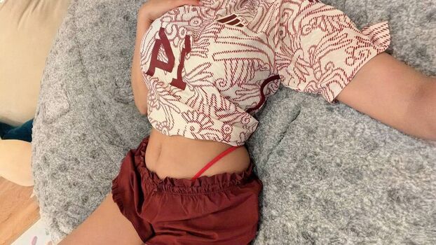 Full leaked Neeko private onlyfans photo