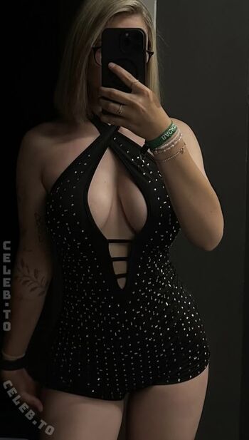 Full leaked Neleemarieee private onlyfans photo