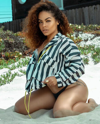 Full leaked Nelliface private onlyfans photo