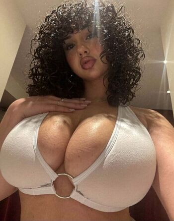 Full leaked Neomigaia private onlyfans photo