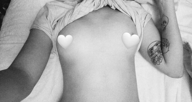 Full leaked Neonbaby private onlyfans photo