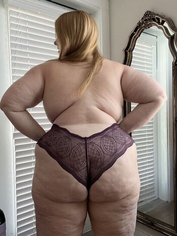 Full leaked Nerdycurvyandthriving private onlyfans photo