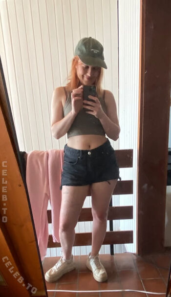 Full leaked Nerdynele private onlyfans photo