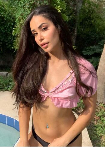 Full leaked Nhooph al areebi private onlyfans photo