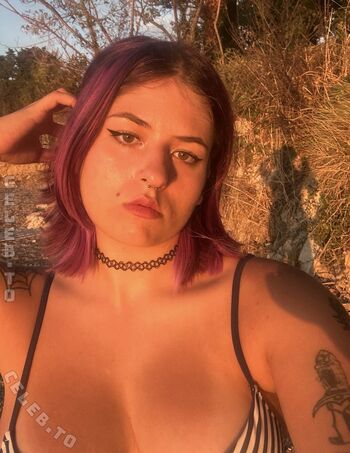 Full leaked Niamausilol private onlyfans photo
