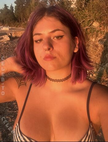 Full leaked Niamausilol private onlyfans photo