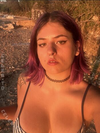 Full leaked Niamausilol private onlyfans photo