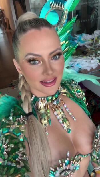 Nicole Arbour