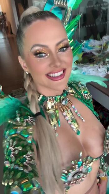Nicole Arbour