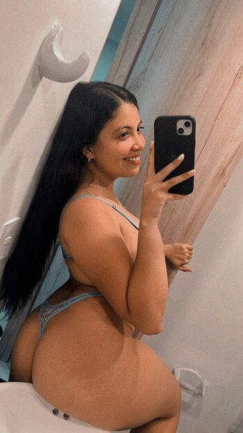 Full leaked Niicolleblair private onlyfans photo
