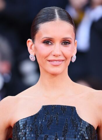 Nina Dobrev