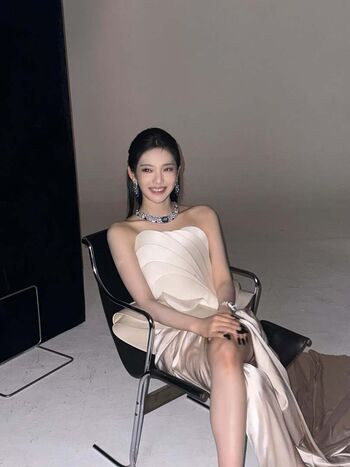 Full leaked Ningning aespa page private onlyfans photo