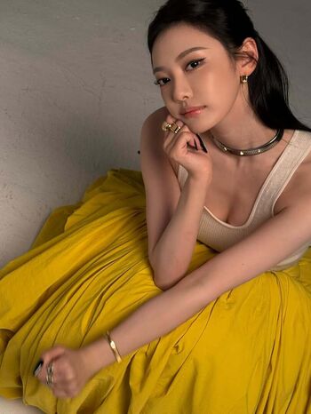 Full leaked Ningning aespa page private onlyfans photo