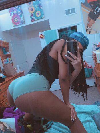 Full leaked Niyyro private onlyfans photo