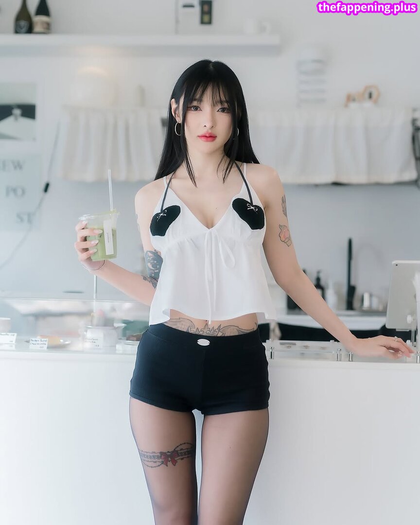 https: / nnewys Фото обнажённых OnlyFans #1