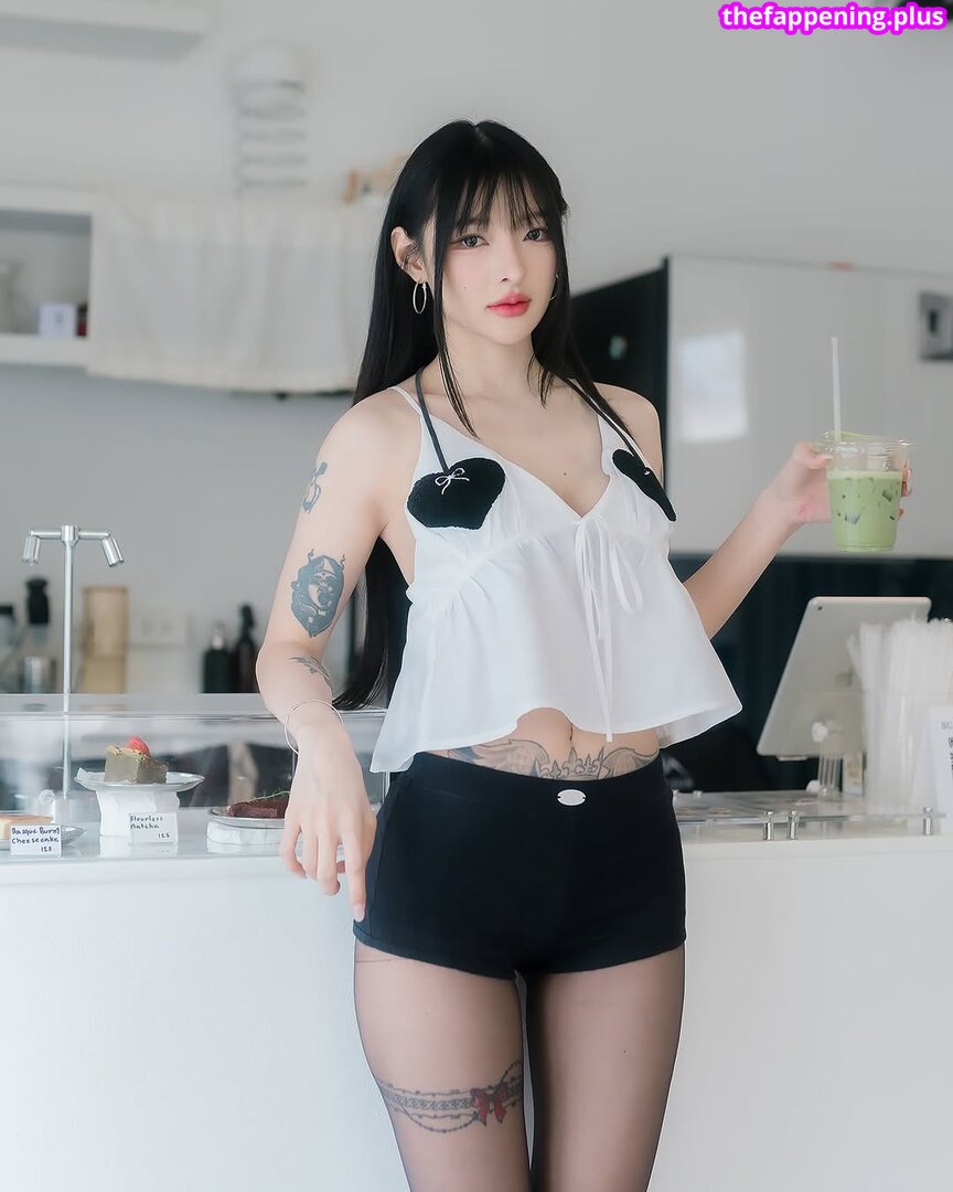 https: / nnewys Фото обнажённых OnlyFans #2