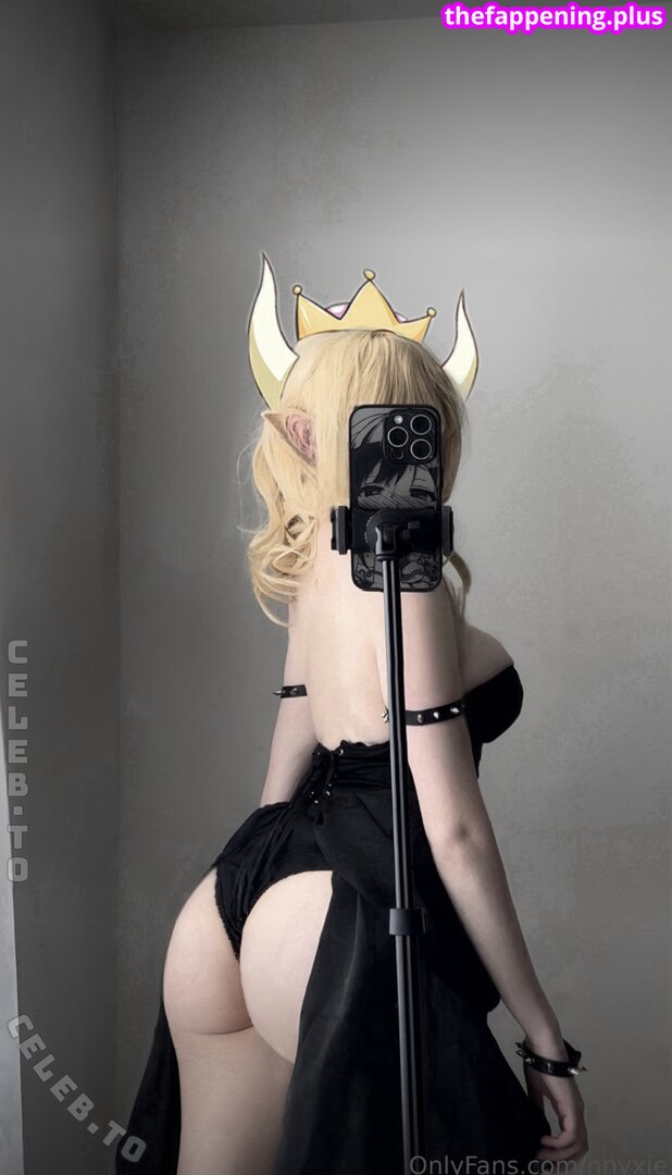https: / kltt3y / nnyxie Nahá OnlyFans fotografie #24