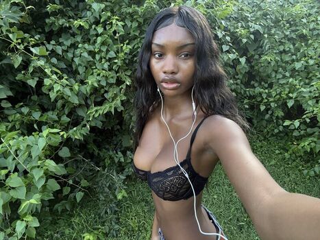 Full leaked No tattoos private onlyfans photo