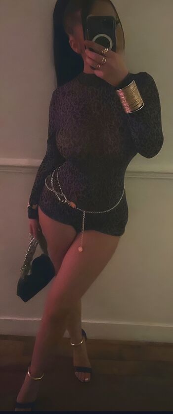 Full leaked Noemiesbtt private onlyfans photo