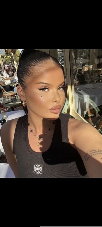 Full leaked Noemiesbtt private onlyfans photo