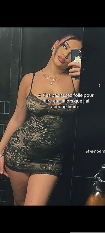 Full leaked Noemiesbtt private onlyfans photo