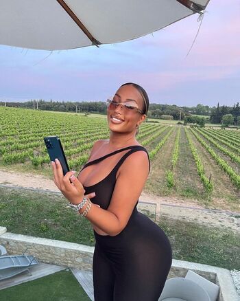 Full leaked Nourabloody private onlyfans photo