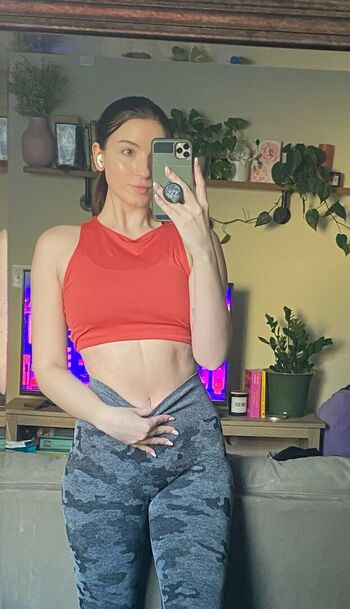 Full leaked Novaleesi private onlyfans photo