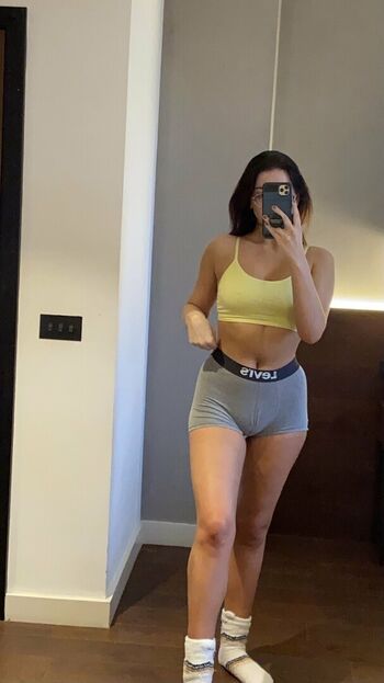 Full leaked Novaleesi private onlyfans photo