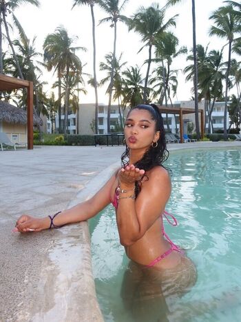 Full leaked Nuha mach private onlyfans photo