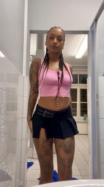 Full leaked Nura habib omer private onlyfans photo