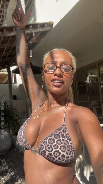 Full leaked Nura habib omer private onlyfans photo