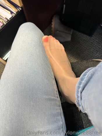 Full leaked Nylonwifefree private onlyfans photo