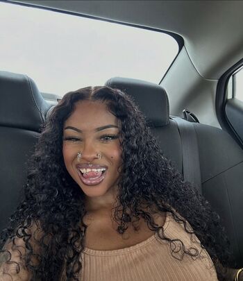 Full leaked Ogleahswanky private onlyfans photo