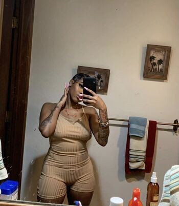 Full leaked Ogleahswanky private onlyfans photo